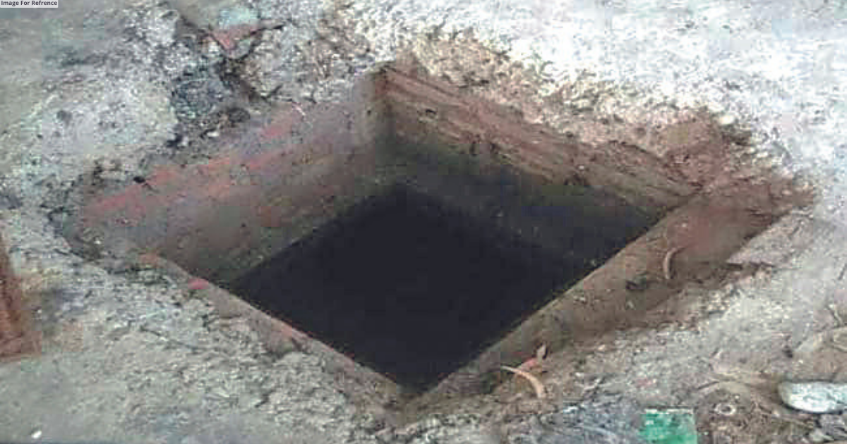 3 men die of noxious fumes while cleaning septic tank